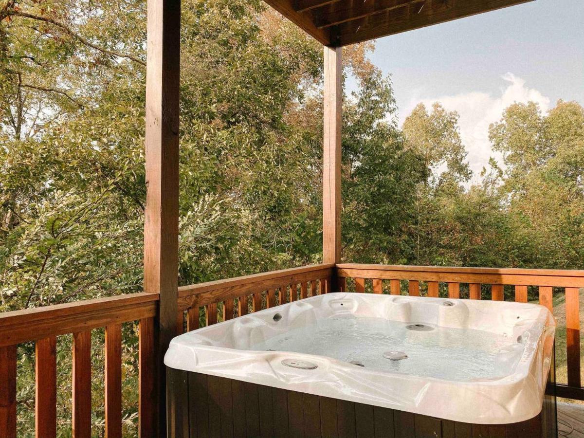 Splash Of Moonshine -Heated Indoor Pool, Hot Tub, Arcade Game Room Пиджен-Фордж Экстерьер фото