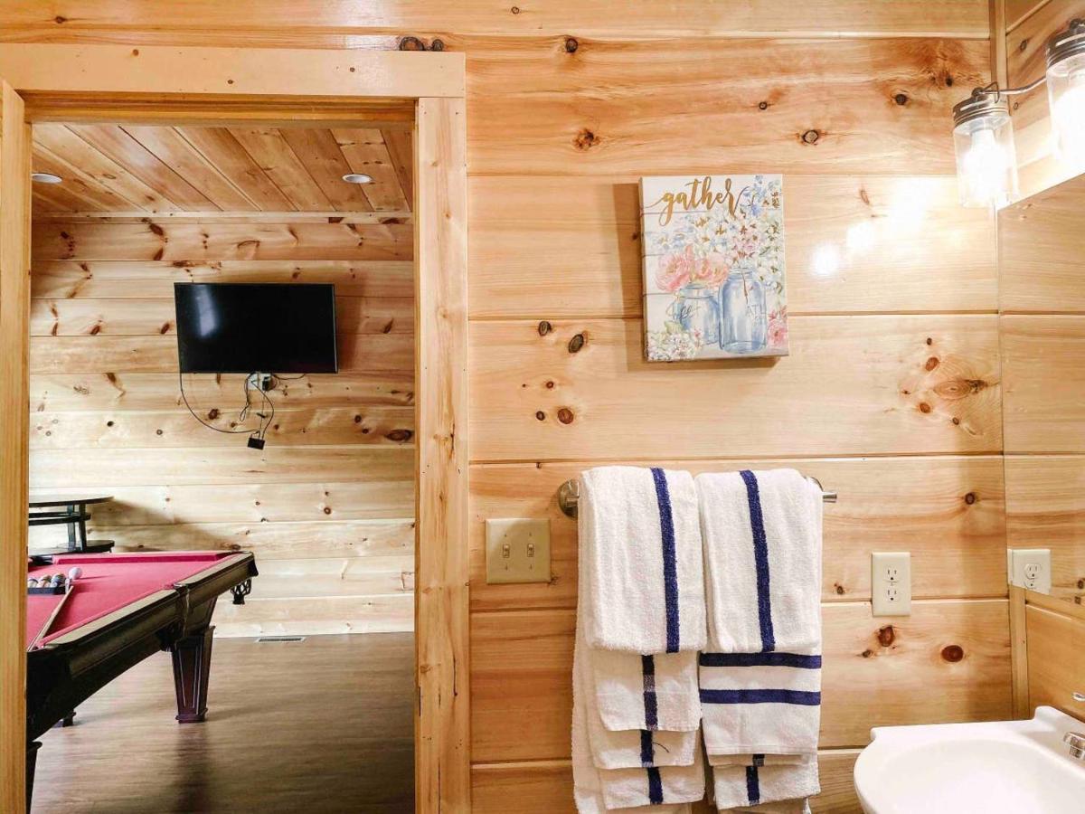 Splash Of Moonshine -Heated Indoor Pool, Hot Tub, Arcade Game Room Пиджен-Фордж Экстерьер фото